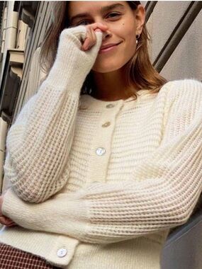 Aritzia Wilfred Alessia Cardigan